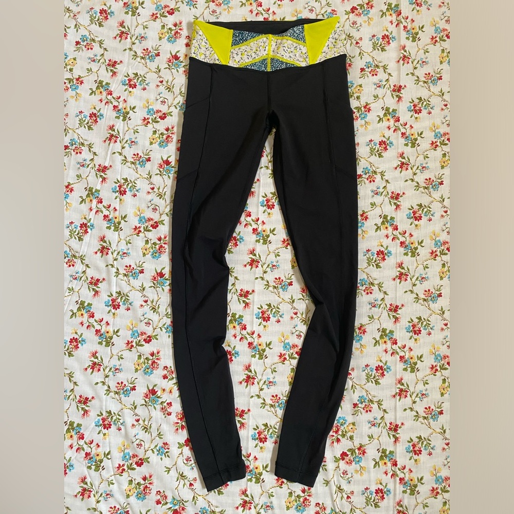 Lululemon leggings size 4, 30” inseam
Like new
